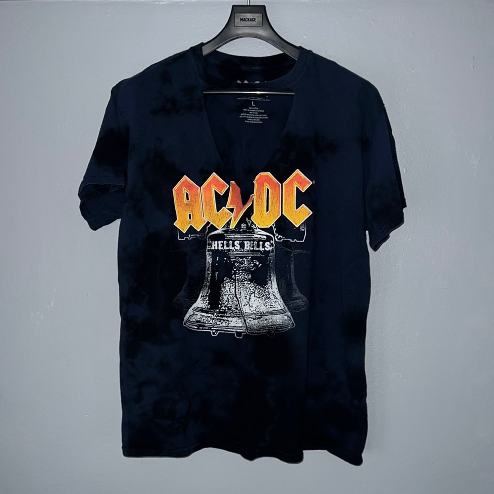 Women’s AC/DC Neck Cut Out Tee Size Large